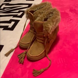 Camel winter booties